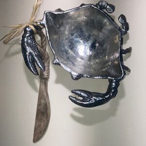Metallic Crab Bowl with Wooden Spoon